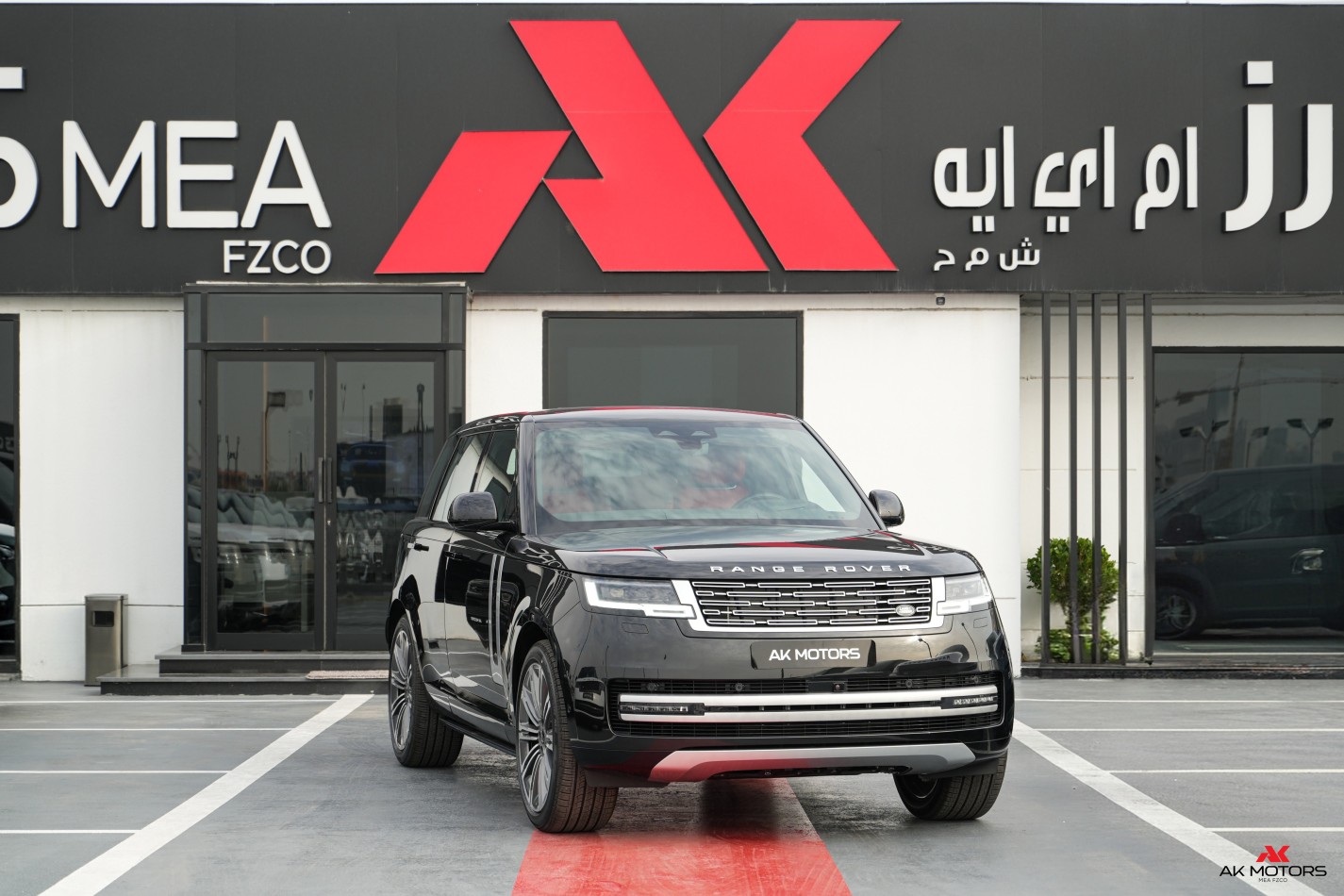 Range Rover Autobiography P530 4.0L V8 Black-Pimento